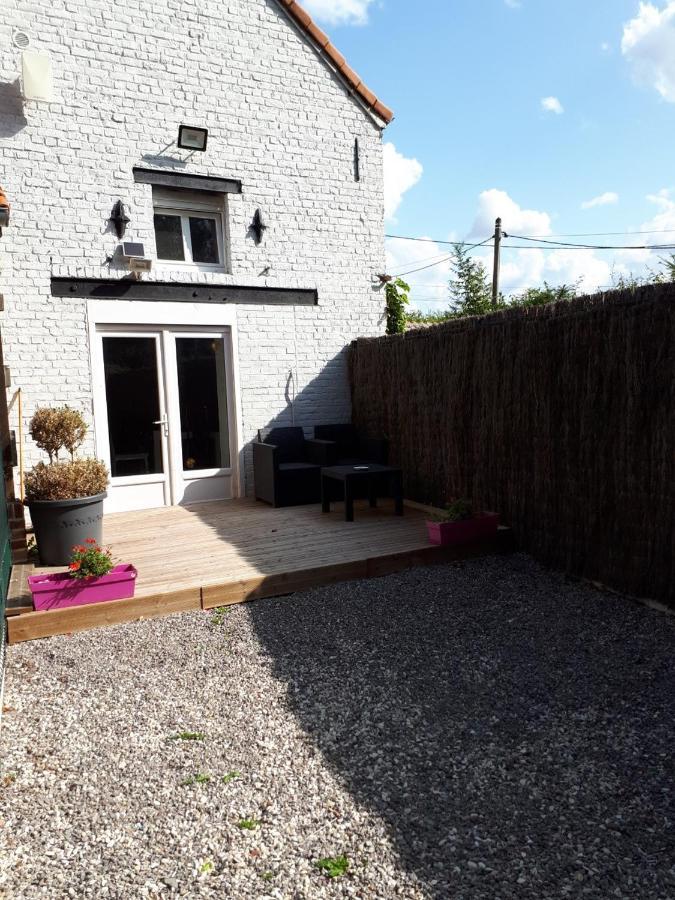 Au Paradis Des Crins Studio Rez De Chaussee Avec Jardin Et Un Autre Studio En Duplex Avec Terrasse Apartment Templeuve-en-Pevele Exterior photo